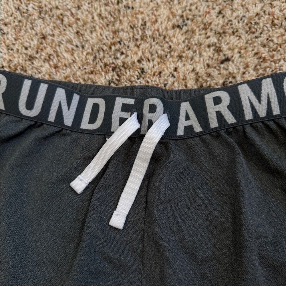 Under Armour Gray Gym Shorts Youth Large - Picture 4 of 11